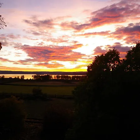 Herkestad Gard Bed and Breakfast Ottestad
