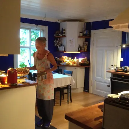 Herkestad Gard Bed and Breakfast