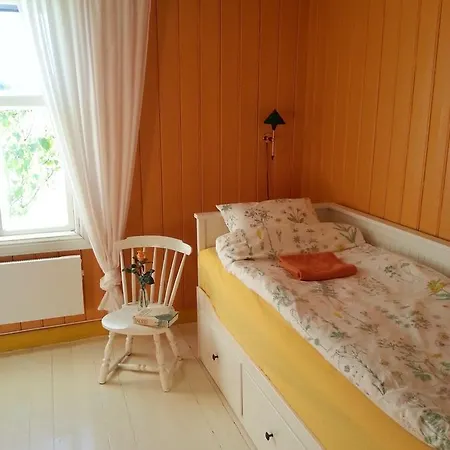 Herkestad Gard B&B *