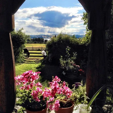 Herkestad Gard B&B *